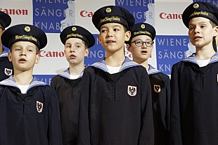 「ウィーン少年合唱団が来日、「1、2、ウィーン！」」