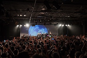 sora tob sakana、初のフル・バンド公演【月面の音楽隊】をレポート