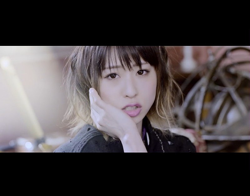 綾野ましろに覗かれドキッ！ 「NEWLOOK」ミュージックビデオ解禁