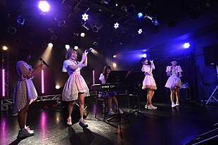 「妄キャリ、47都道府県ツアーレポート到着、雨宮伊織のピアノ演奏で“冴えカノ♭”EDテーマ披露」
