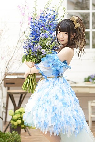 「Ray ベスト盤の新曲はKOTOKO×高瀬一矢（signなど）/川田まみ×中沢伴行（凪-nagi-など）」