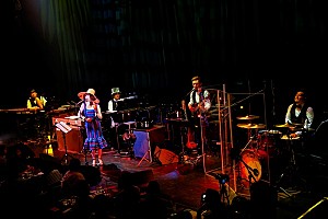 野宮真貴、ヴァカンス渋谷系を歌う。ツアー東京公演レポート 5年目の