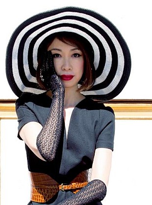 「“渋谷系の女王”野宮真貴、新作アルバムの7インチ・アナログ盤が発売決定」