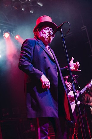 「“イタリアの至宝”ズッケロ初来日公演で布袋寅泰と再共演」