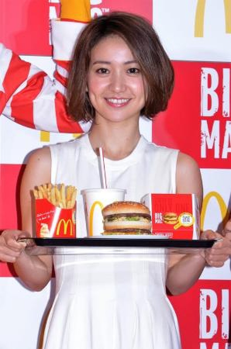 「大島優子、ドナルドに笑い止まらず「カズレ－ザ－さん？」　体形維持の秘訣は「歌って踊って暴れてる」」1枚目/1