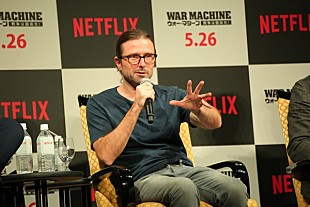 「ブラピ主演のNetflix『ウォー・マシーン：戦争は話術だ！』監督にインタビュー、『戦争が無駄であったという事実を伝えたかった』」