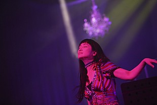 「安藤裕子が迷いの先に見つけた“夜明け前”、歌は「人の心に手を差し伸べるもの」」