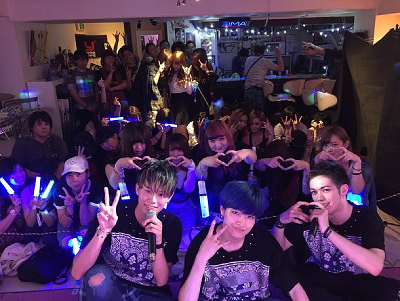 ダンスボーカルグループの新星 GRiT（グリット）初の単独公演は初回無料！ 新曲＆新衣装で生パフォーマンス