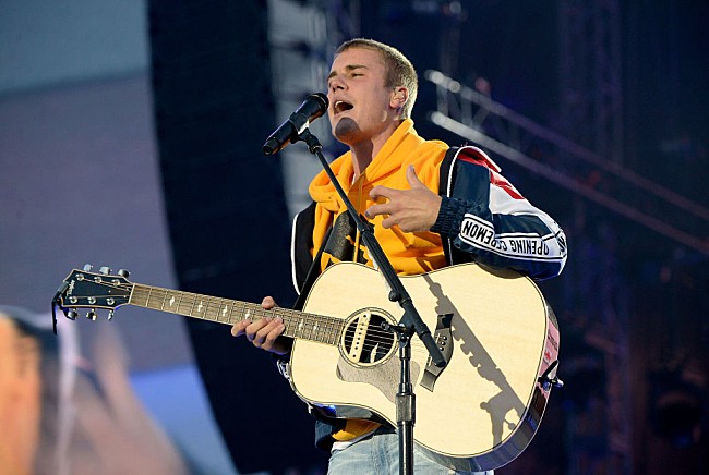 「ジャスティン・ビーバー、デヴィッド・ゲッタとのコラボ曲を6/9リリース」1枚目/1