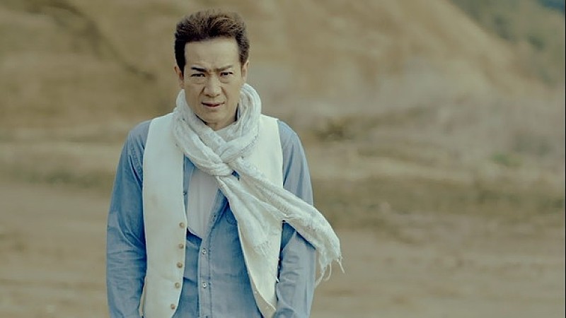 田原俊彦 新曲「フェミニスト」MVで荒野を駆け抜ける