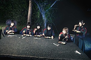 BiSH オフショットやメンバー撮影の写真も！ 『GiANT KiLLERS』全5曲の