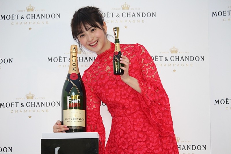 「佐々木希、多忙でも「必ず時間を作って…」 シャンパンに合う“こだわりレシピ”を紹介」1枚目/1