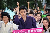 「山崎賢人、３００人の女子中高生とＪＯＪＯリ－ゼント部を結成！　撮影中のリ－ゼントは「スイッチが入る」」1枚目/1