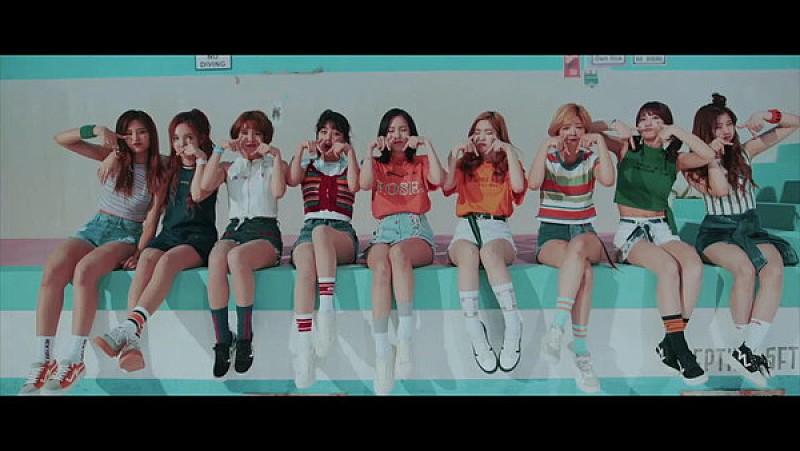 TWICE、代表曲「TT」の日本語版ビデオを公開