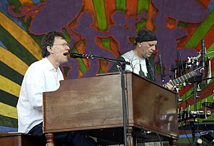 「スティーヴ・ウィンウッド、9/1に待望のライヴ・アルバムをリリース」