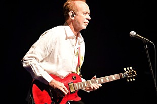 「念願の来日を果たしたフィル・マンザネラ。“知る人ぞ知る”、ギター・アルチザンの先進的サウンドによって、日常から“逃避”する初夏の宵」