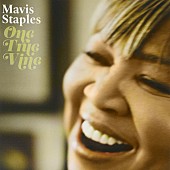 「『7月10日はなんの日？』現在進行形の“伝説的”女性シンガー、メイヴィス・ステイプルズの誕生日」1枚目/1