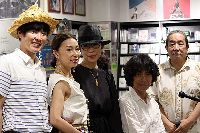 「佐藤奈々子、初インストアライブの飛び入りゲストにカジヒデキ/野宮真貴が参加」1枚目/6