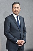 「渡辺謙、会見で不倫騒動を謝罪　「妻に悲しい思いをさせてしまった」」1枚目/1