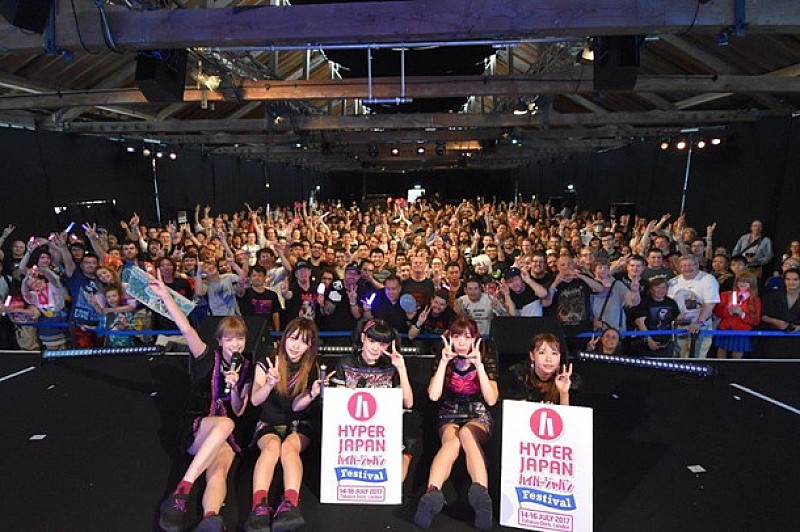 妄キャリ 世界ツアー開幕！ ロンドン大反響で海外特別アルバム即完も