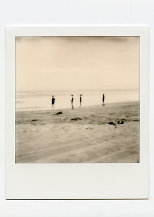 「THE NOVEMBERS、初のベストAL詳細＆リリースツアー決定」