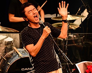 「桑田佳祐、新AL『がらくた』初回盤にビルボードライブ公演の映像を収録」