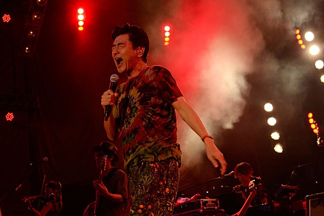 「桑田佳祐、【RIJF2017】に15年ぶり登場！　7万人を前に『ひよっこ』主題歌熱唱」1枚目/2