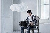 「小松亮太、ジブリの音楽を集めたニューAL9月にリリース決定　クミコ/坂本美雨/宮沢和史らボーカル参加」1枚目/1