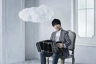 「小松亮太、ジブリの音楽を集めたニューAL9月にリリース決定　クミコ/坂本美雨/宮沢和史らボーカル参加」