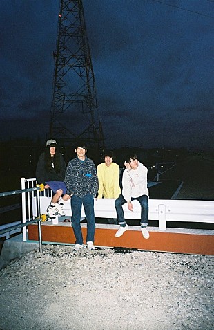 「Helsinki Lambda Clubが7インチのアナログ盤＆USBのセットをリリース」