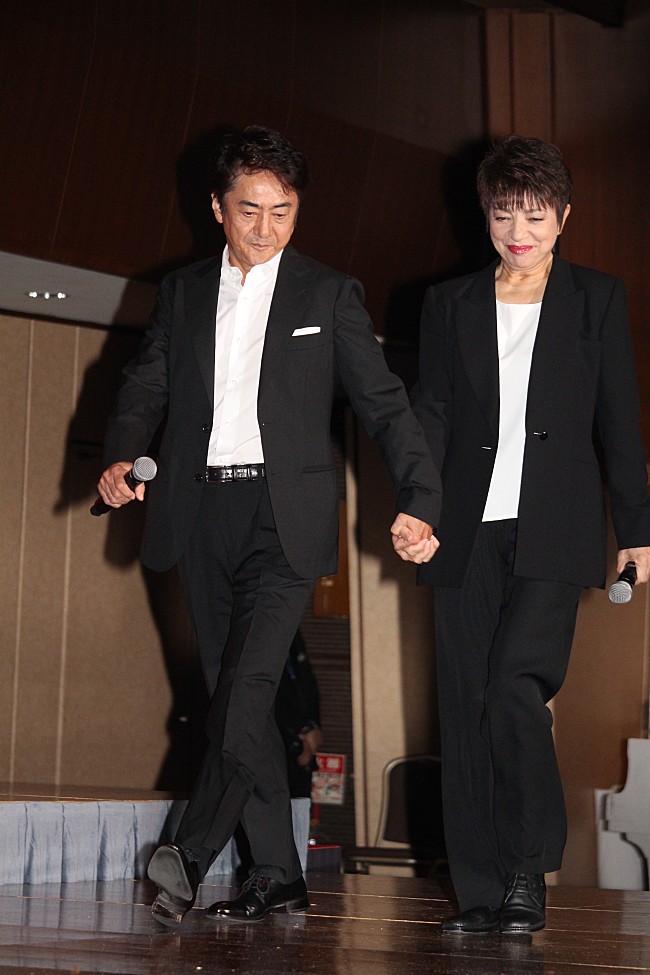 「市村正親“妻”鳳蘭と息ぴったり　「僕らは“一線を越えている”ので…」」1枚目/1