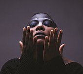 「『8月29日はなんの日？』異彩を放つ孤高のベーシスト、ミシェル・ンデゲオチェロの誕生日」1枚目/1