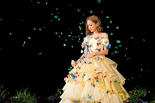 「西野カナ 自身初のドームツアー初日にニューシングル＆アルバムのリリース発表」