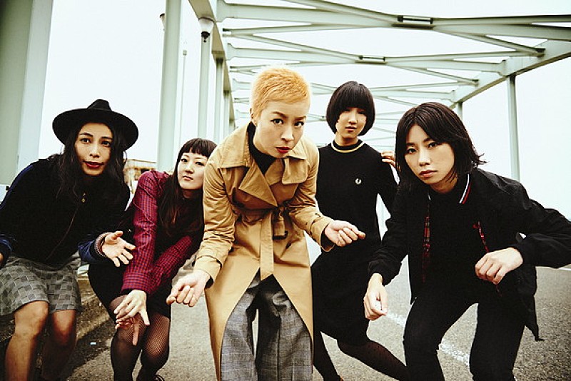 「嵐を呼ぶ5人組ファンク娘 BimBamBoom 新AL『Shinzo BakuBaku』10月リリース」1枚目/2