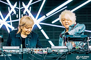 「PANDORA（小室哲哉＆浅倉大介）初ライブで堂々パフォーマンス！ Beverlyもサプライズ登場」