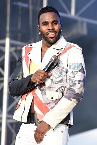 「ジェイソン・デルーロ、三択ゲームで本音がチラリ」