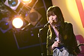 「山本彩、新AL『identity』リリース記念ミニライブ開催」1枚目/4