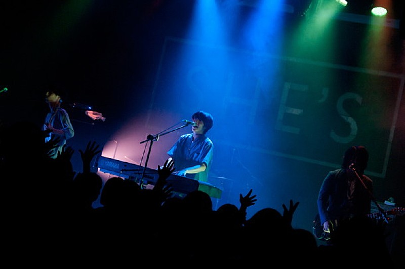 「SHE'S&PELICAN FANCLUBが台湾で対バン! 地元ファンが詰めかける」1枚目/11