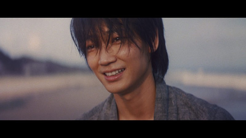 綾野剛、雨予報吹き飛ばす晴れ男ぶり発揮　“恋するシ－ン”への強いこだわり見せる