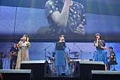 「家入レオ×大原櫻子×藤原さくらのコラボ楽曲「恋のはじまり」ライブ映像公開」1枚目/2