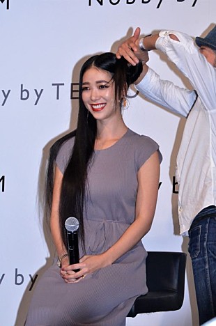 「紅蘭、ヘアドネ－ション賛同で５０センチカット　逮捕歴ある交際相手については語らず」