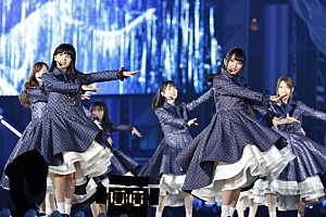 乃木坂46 初の東京ドーム公演は“スタート”！ ダンサー約460人と大迫力