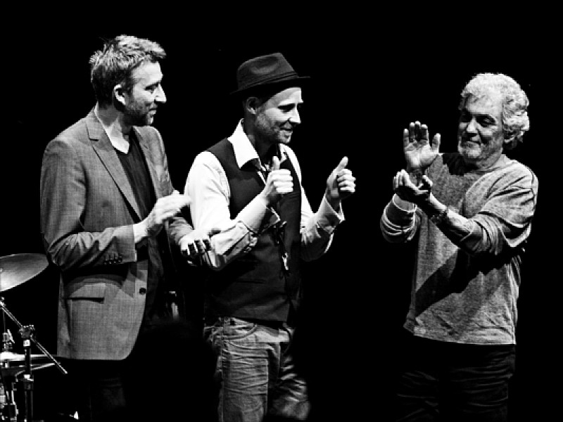 世界最高峰のドラマー、スティーヴ・ガッド率いるトリオが、3月に来日公演を東阪ビルボードライブで開催