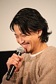 「小栗旬「主役が僕じゃなくなってるかも」　大ヒット映画『銀魂』の続編製作が決定！」1枚目/1