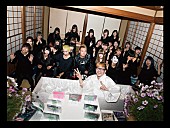 「WACK渡辺淳之介が死す？ BiS/BiSH/GANG PARADE/EMPiRE全員で葬儀参列の「スパーク」MV」1枚目/3