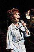 「中島みゆき 舞台転換や衣装も進化した【夜会工場】怒涛の29曲でスタート」1枚目/4