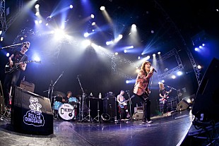 「ROLL-B DINOSAUR（織田哲郎/ダイアモンド☆ユカイ/CHERRY/ASAKI/JOE）新宿を刺激的なROCK’N’ROLLワールドに」