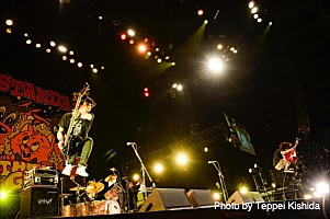 Billboard JAPAN/Hi-STANDARD【THE GIFT TOUR】ライブレポート＜大阪城ホール：1日目＞ by FM802 DJ 飯室大吾  構成