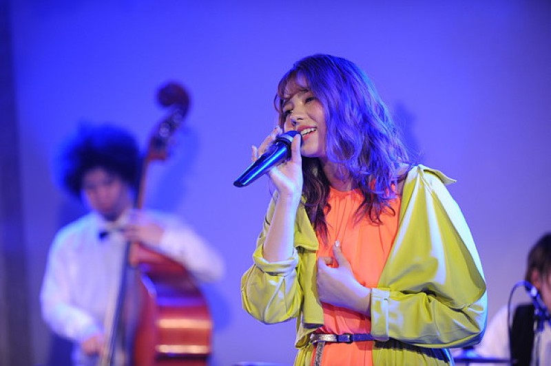 「現役音大生シンガーのメロディー・チューバック初ワンマン! 能町みね子の歌詞提供曲など披露」1枚目/4