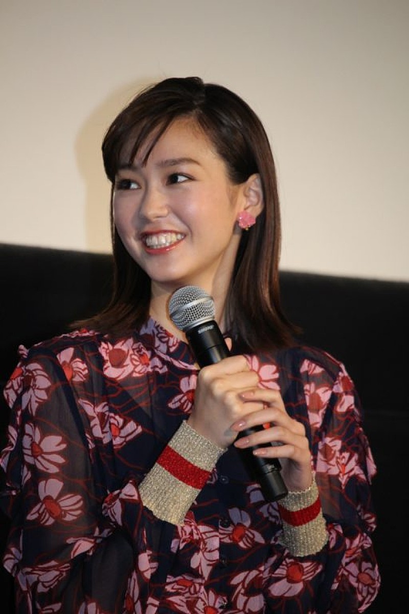 「桐谷美玲、来年挑戦したいことは「ヨガ」　「大人の一面も出していきたい」」1枚目/1
